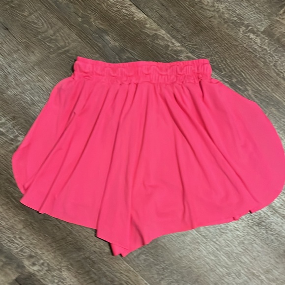 ☀️ Love Tree shorts NWOT women’s size small in hot pink Bundles Offers 😊 - Picture 3 of 3